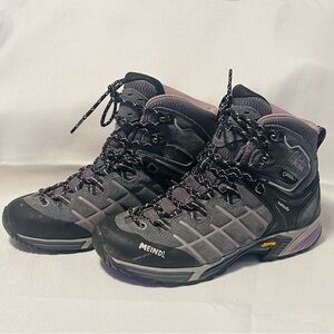 Gore-Tex Hiking Boots Women's 6.5 Gray and Purple